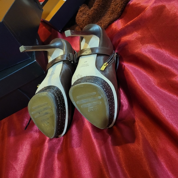 booties - Picture 3 of 5